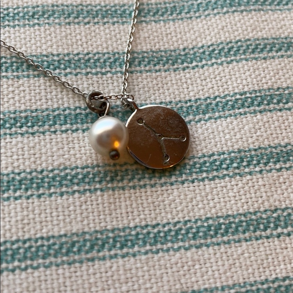 Silver necklace with pearl and cancer zodiac star